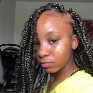 Meet your Posher, Destinee